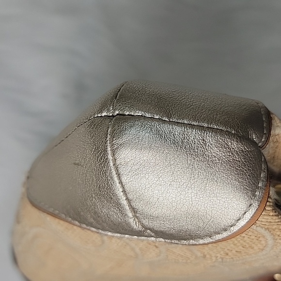 COACH Signature \